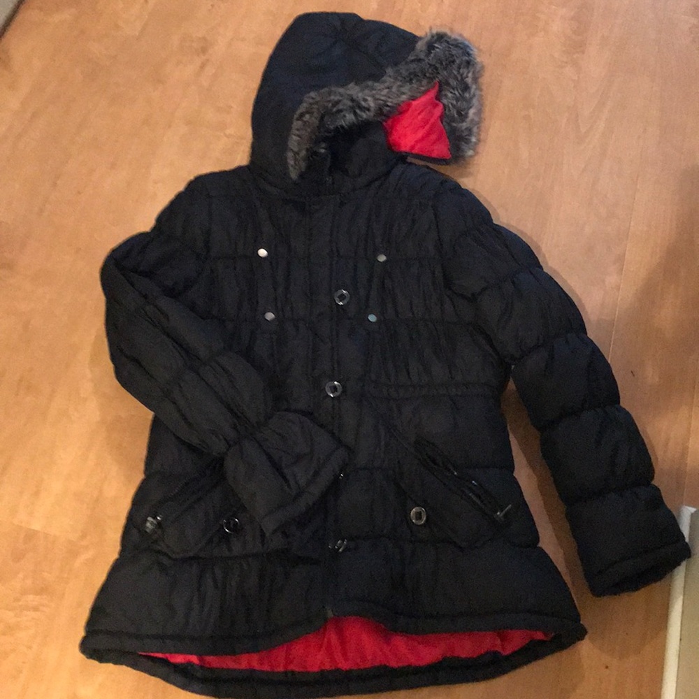 Mid-length puffer coat